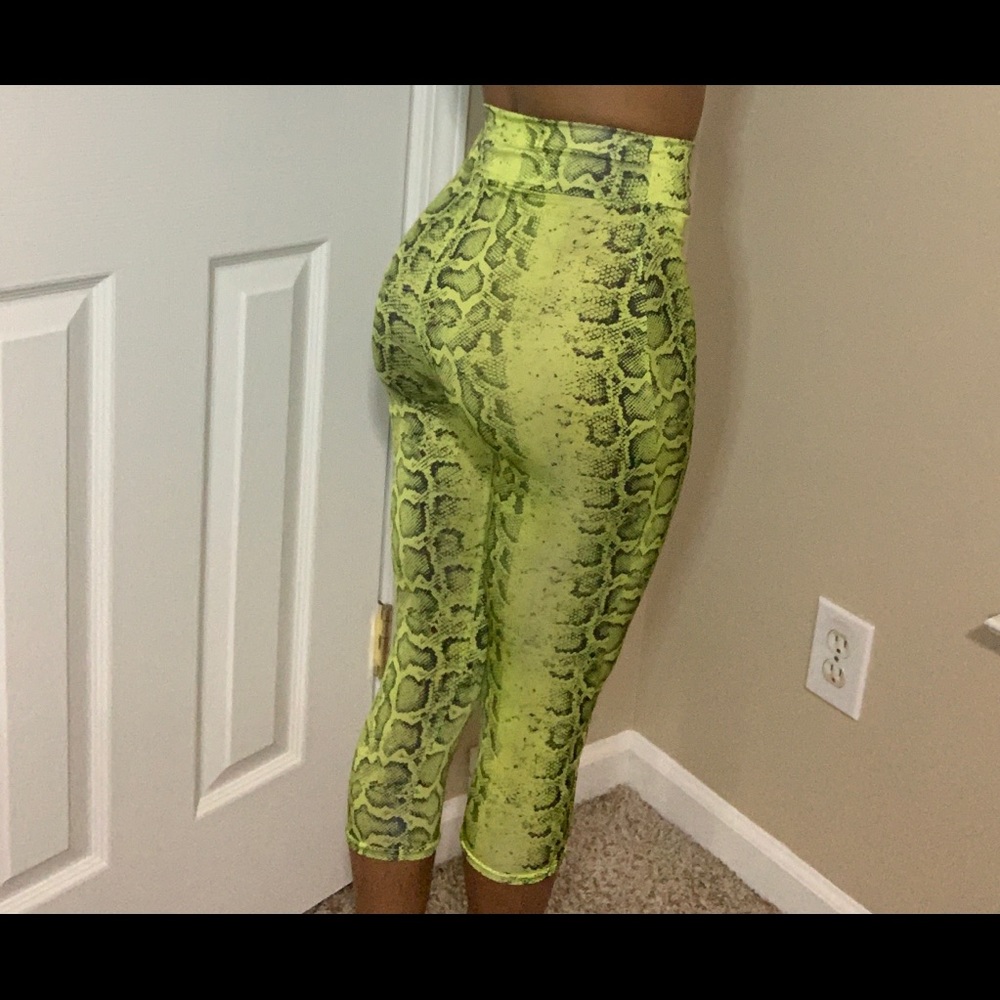 Fashion Nova snake print leggings